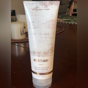 White T-shirt body cream